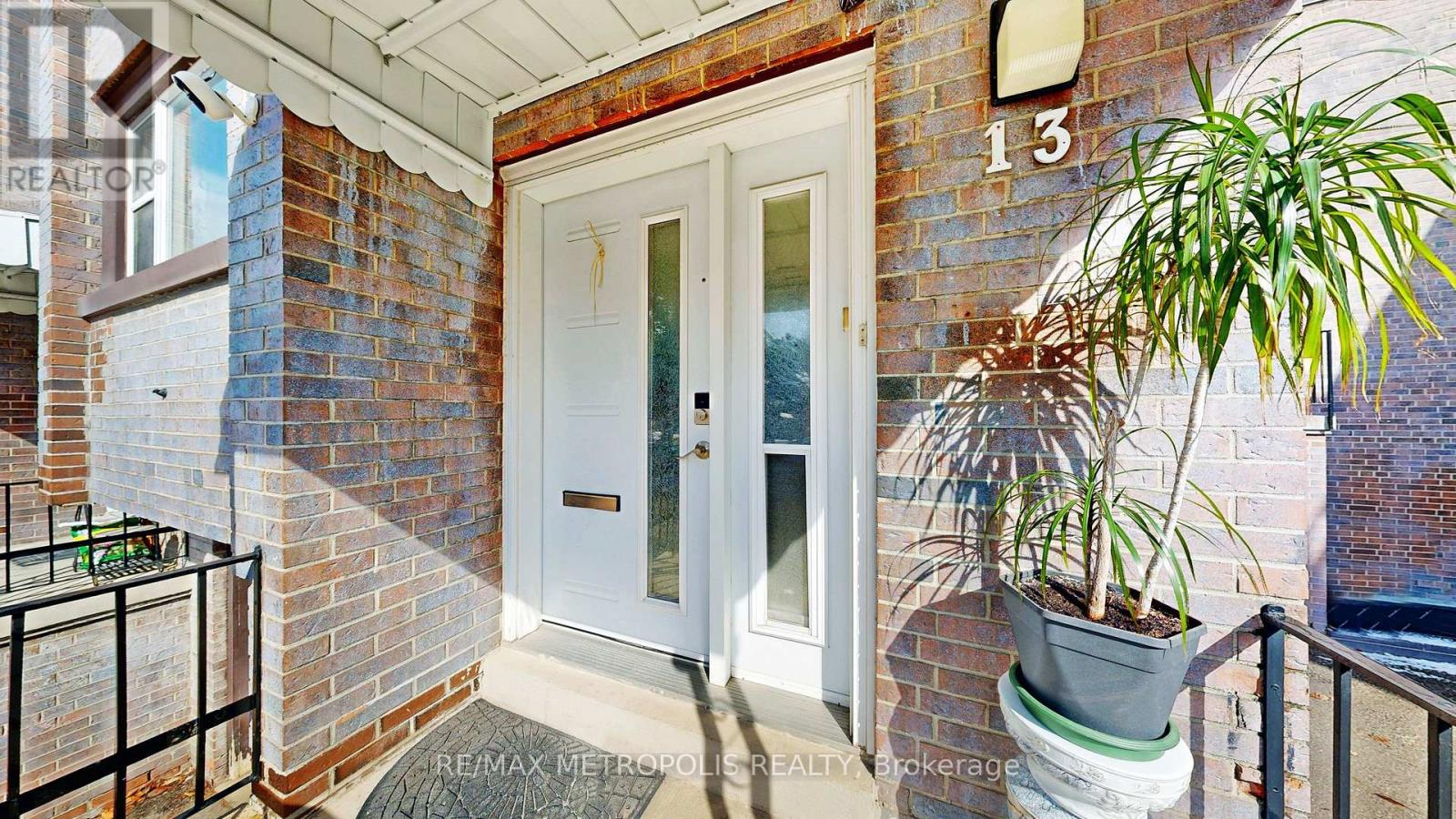 13 - 13 Candy Court Way, Toronto, Ontario  M2R 2Y7 - Photo 2 - C12982946