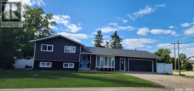 613 Peters AVENUE, Oxbow, Saskatchewan