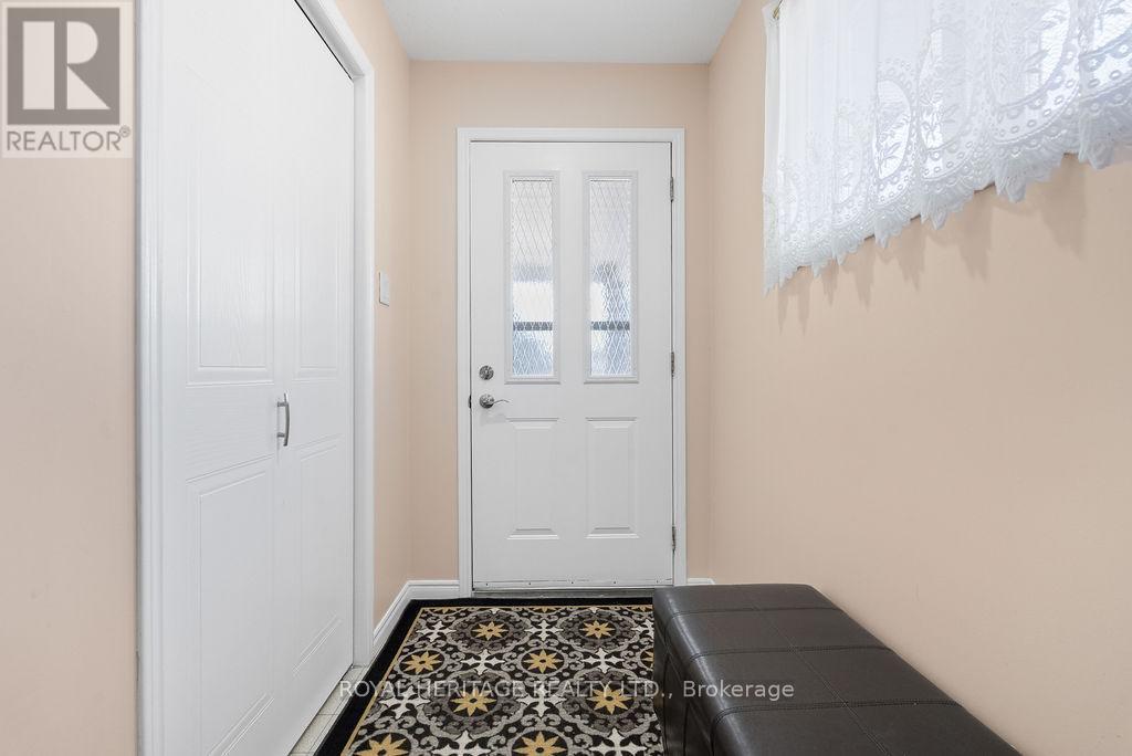 12 Juniper Court, Kawartha Lakes, Ontario  K0M 1A0 - Photo 4 - X12951112