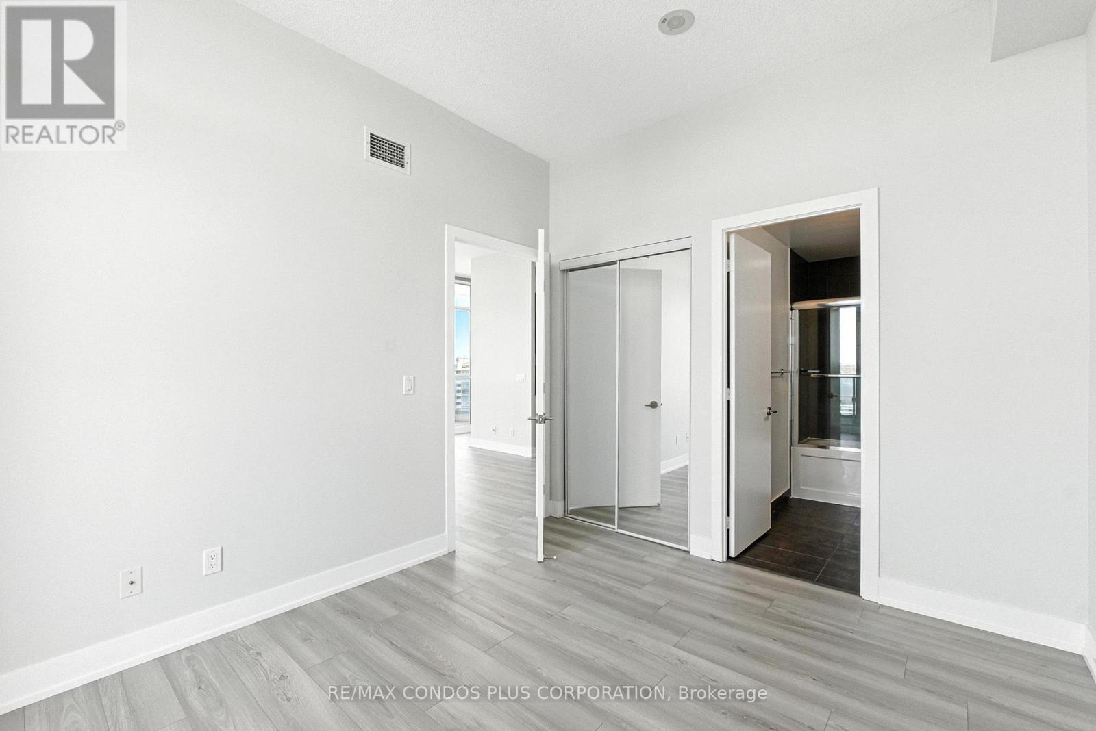 Lph15 - 9471 Yonge Street, Richmond Hill, Ontario  L4C 0Z5 - Photo 10 - N12982882