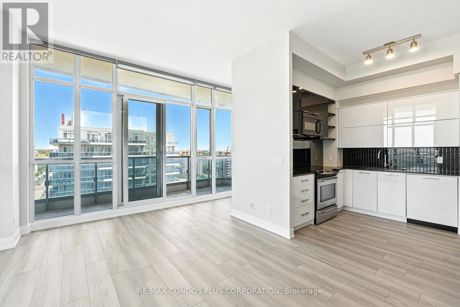 Lph15 - 9471 Yonge Street, Richmond Hill, Ontario  L4C 0Z5 - Photo 4 - N12982882