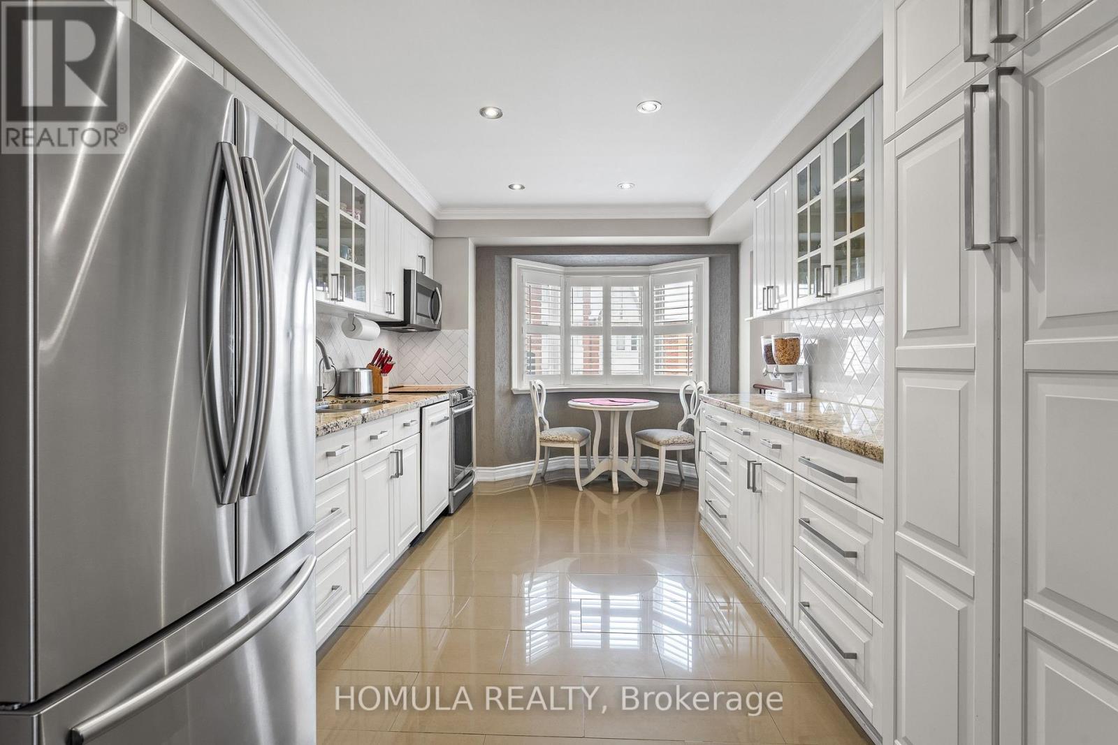 211 Woodbridge Avenue, Vaughan, Ontario L4L 2T1 - Photo 13 - N12982950