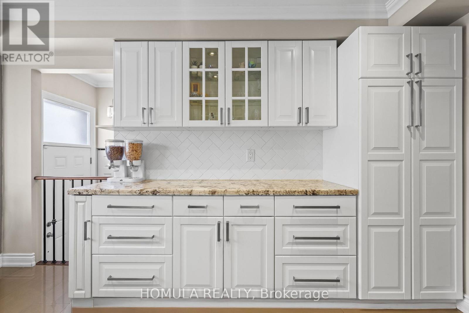 211 Woodbridge Avenue, Vaughan, Ontario L4L 2T1 - Photo 17 - N12982950