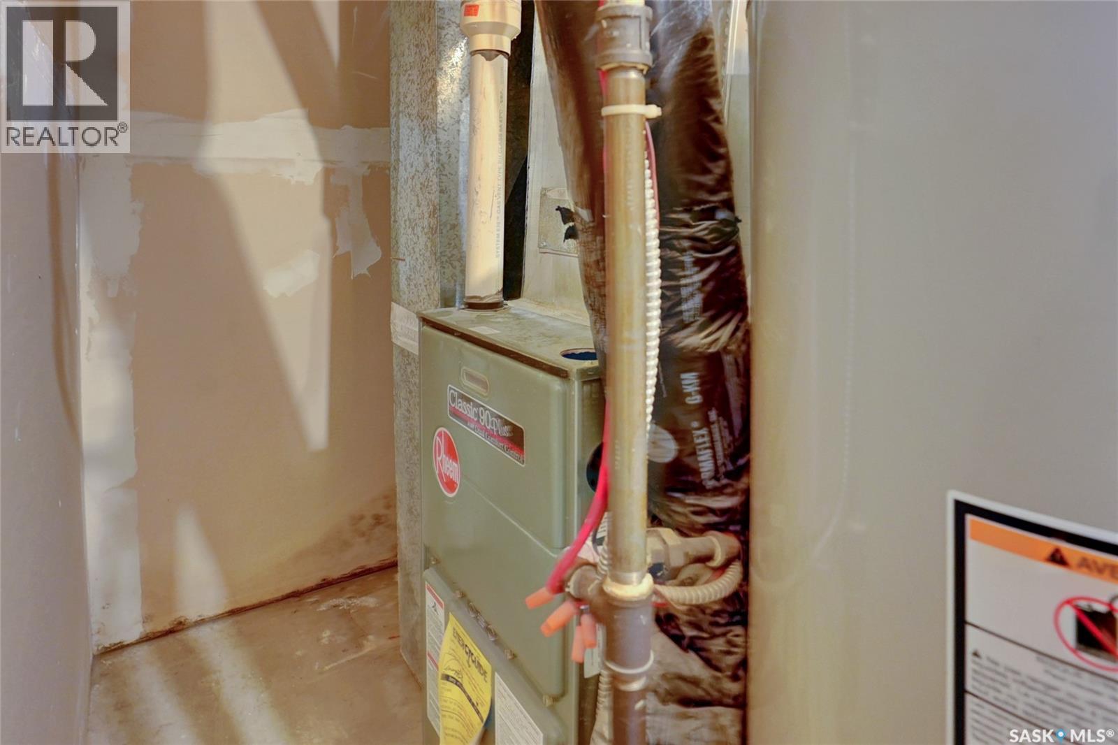 102 Daisy Crescent, Moose Jaw, Saskatchewan  S6J 1C2 - Photo 52 - SK032396