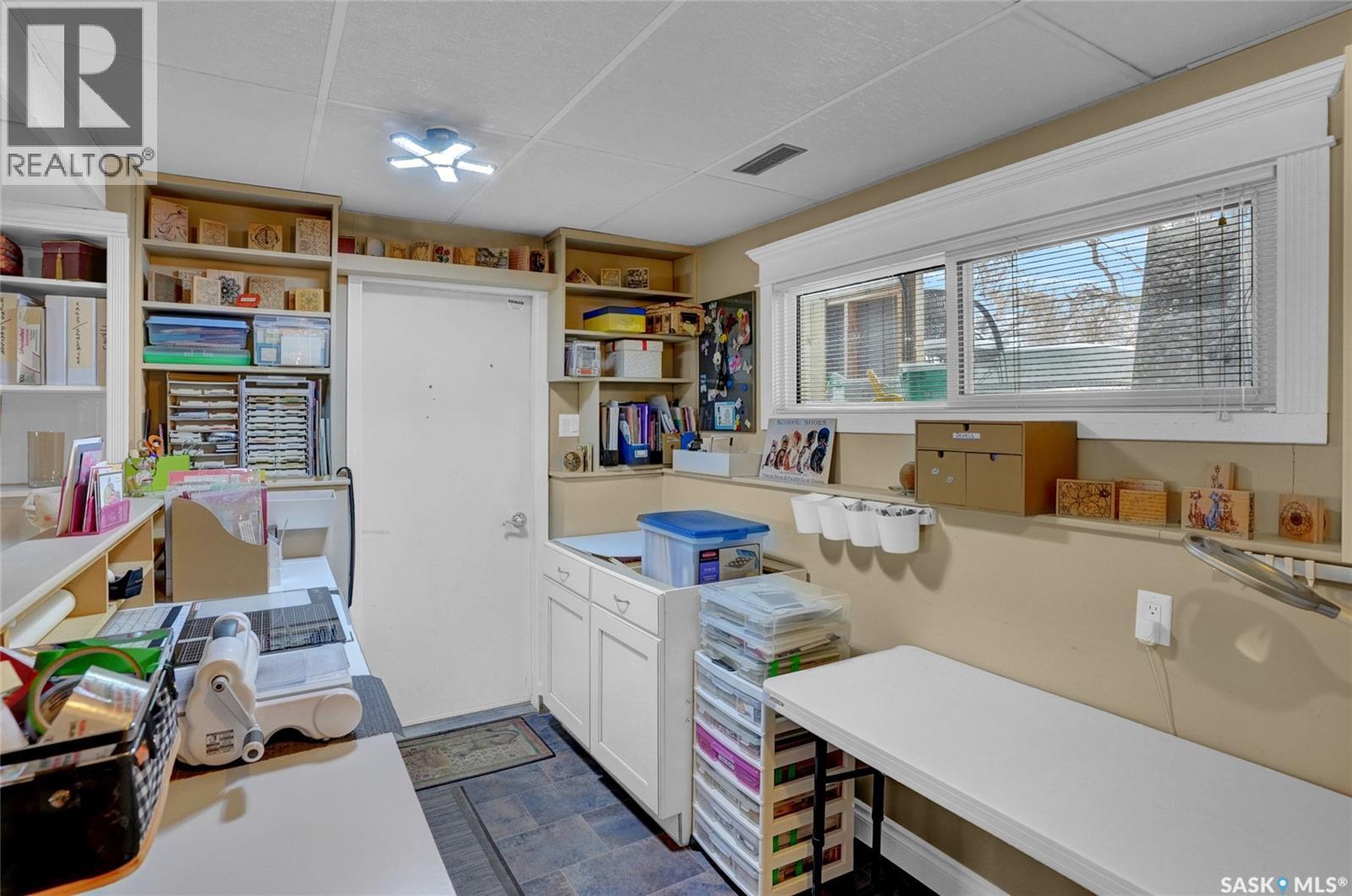 102 Daisy Crescent, Moose Jaw, Saskatchewan  S6J 1C2 - Photo 39 - SK032396