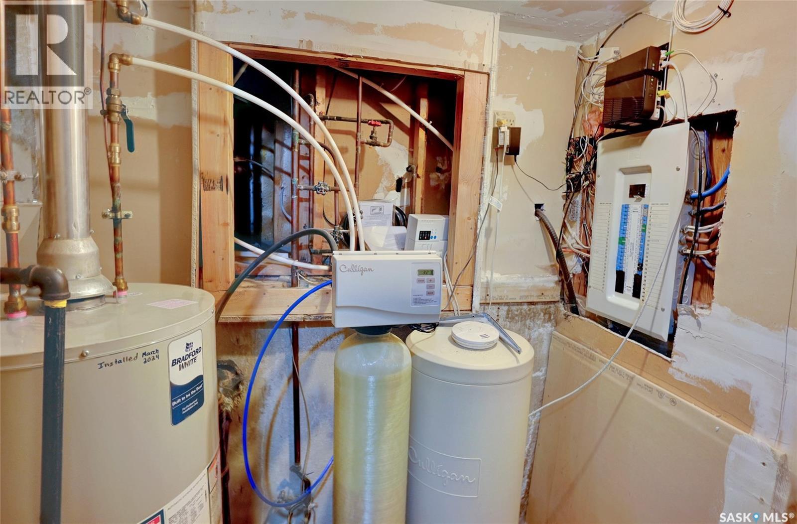 102 Daisy Crescent, Moose Jaw, Saskatchewan  S6J 1C2 - Photo 51 - SK032396