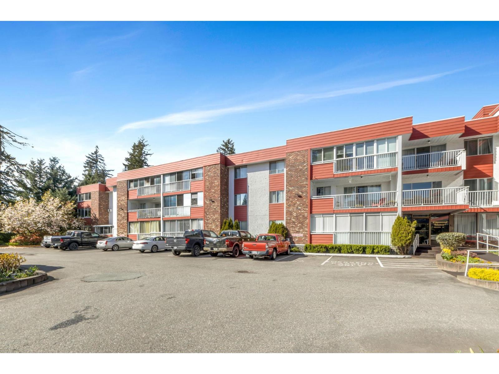 102 32025 Tims Avenue, Abbotsford, British Columbia  V2T 2H3 - Photo 2 - R3107316