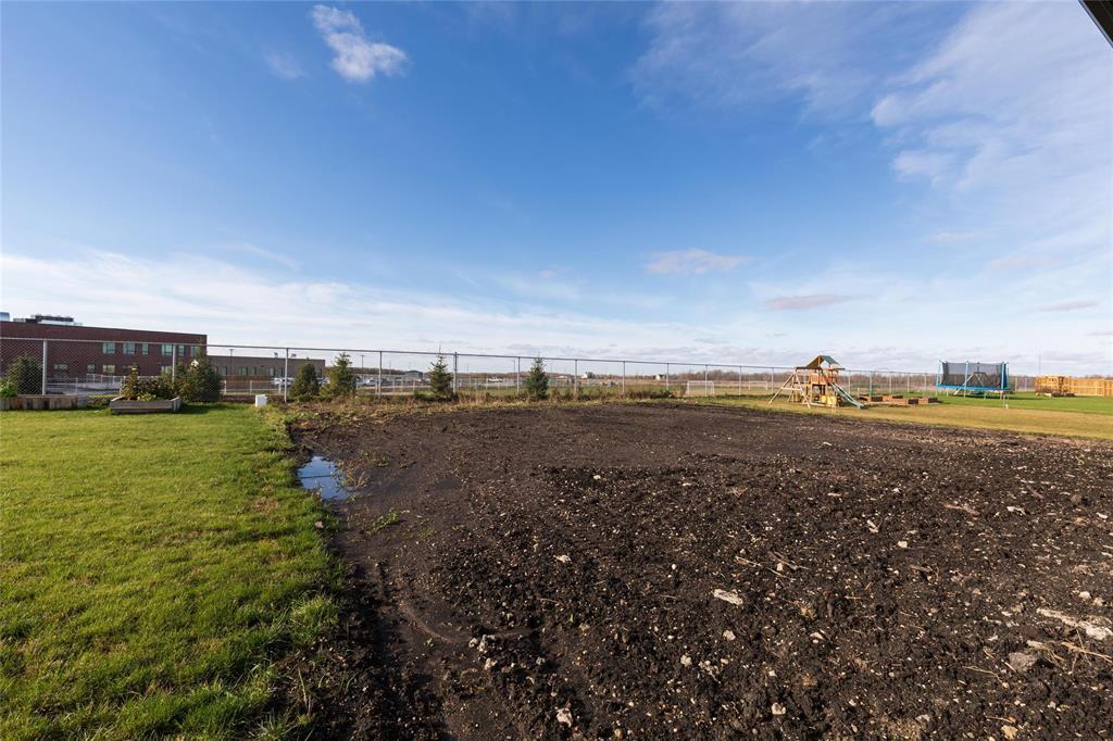 30 Caribou Bay, Steinbach, Manitoba  R5G 0Z3 - Photo 27 - 202606117