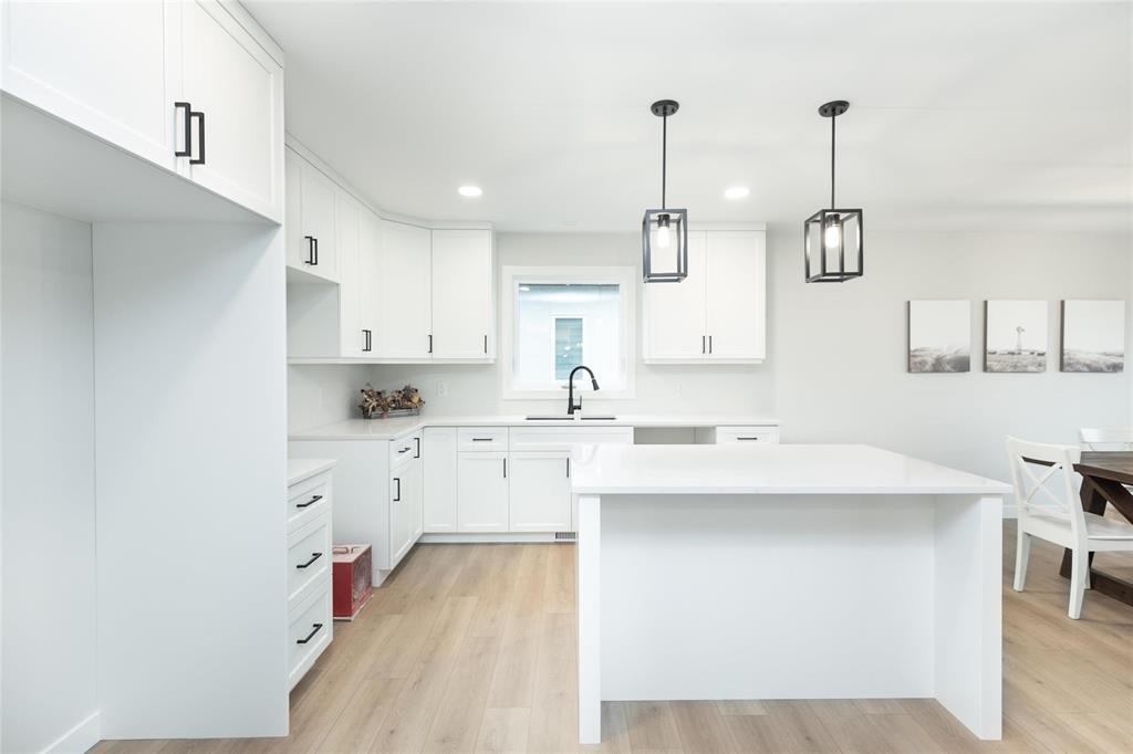 30 Caribou Bay, Steinbach, Manitoba  R5G 0Z3 - Photo 3 - 202606117