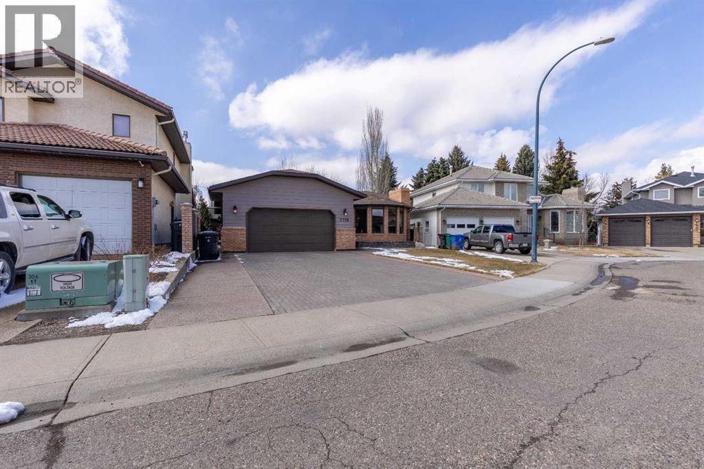 2210 26 Avenue S, Lethbridge, Alberta  T1K 6K2 - Photo 2 - A2296956