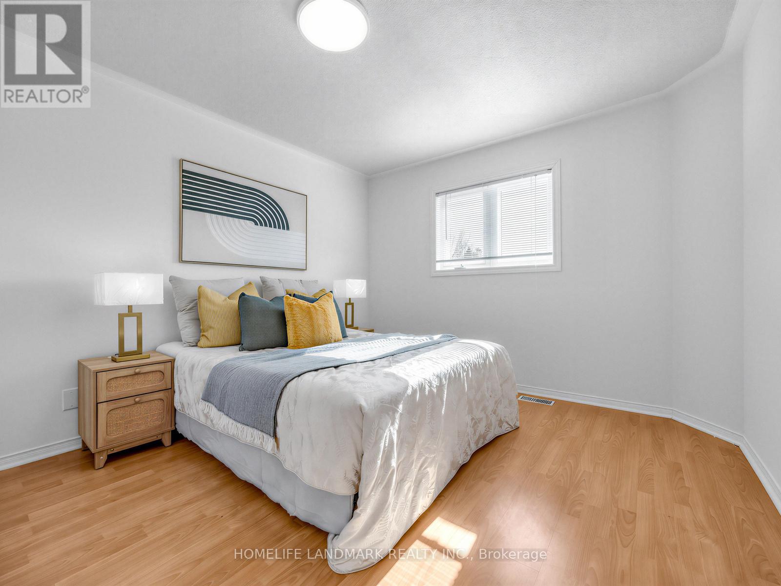 887 College Manor Drive, Newmarket, Ontario  L3Y 8G9 - Photo 12 - N12980712