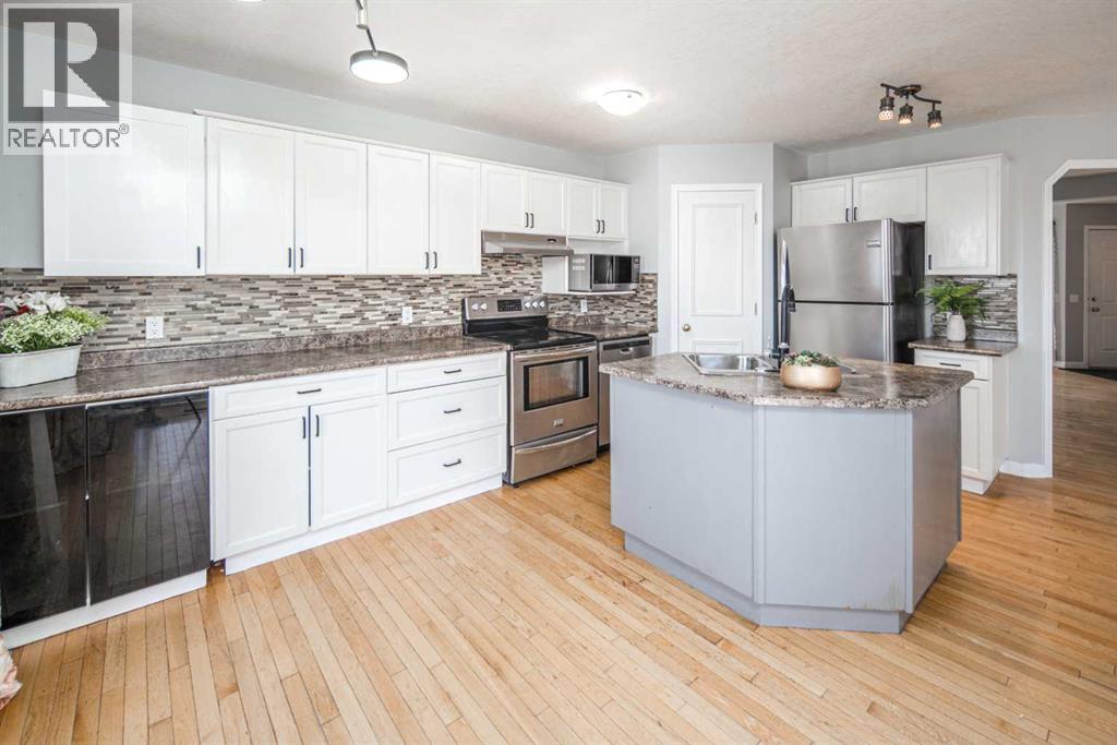 10 Somerset Court SW, Calgary, Alberta  T2Y 3H4 - Photo 9 - A2300388