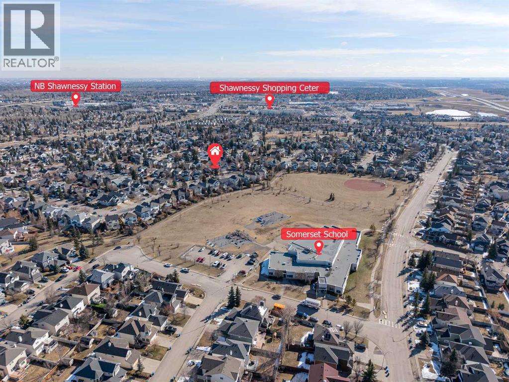 10 Somerset Court SW, Calgary, Alberta  T2Y 3H4 - Photo 3 - A2300388