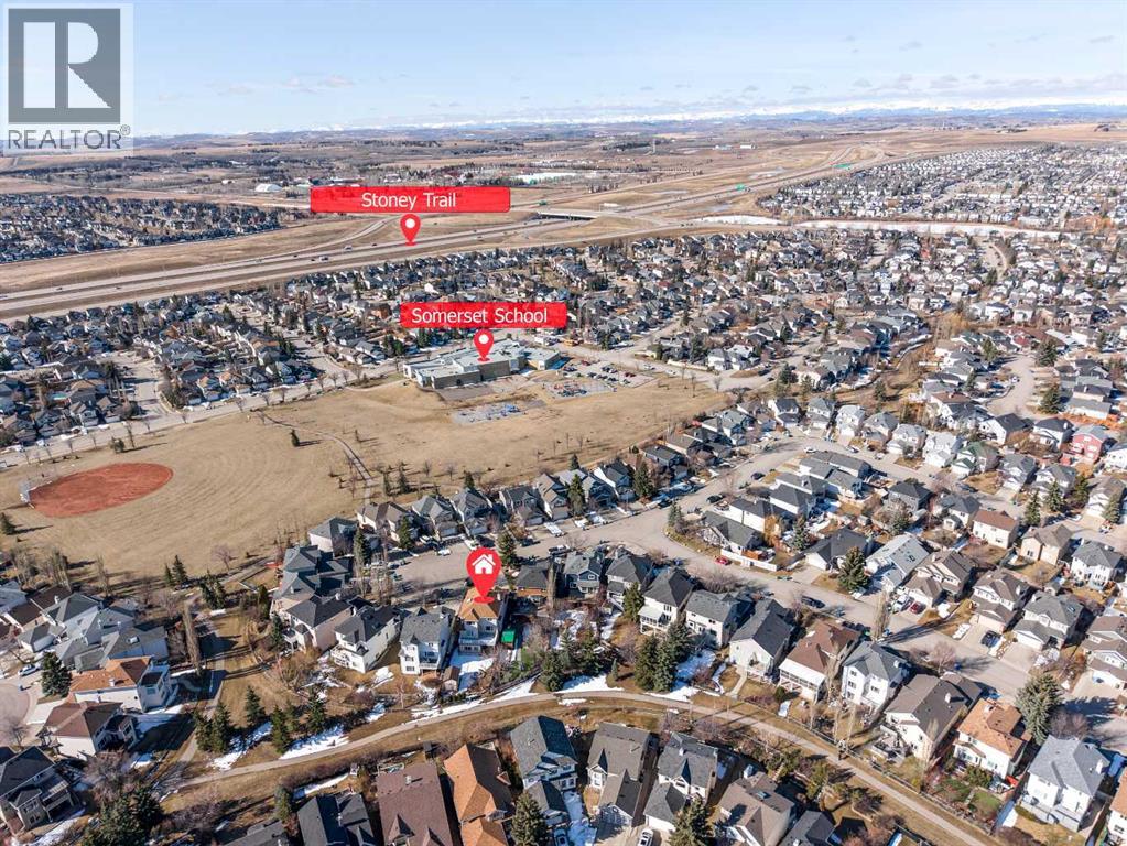 10 Somerset Court SW, Calgary, Alberta  T2Y 3H4 - Photo 2 - A2300388