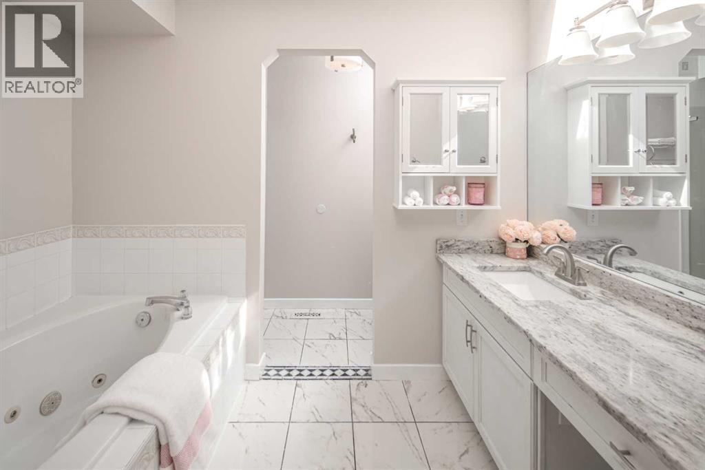 10 Somerset Court SW, Calgary, Alberta  T2Y 3H4 - Photo 19 - A2300388