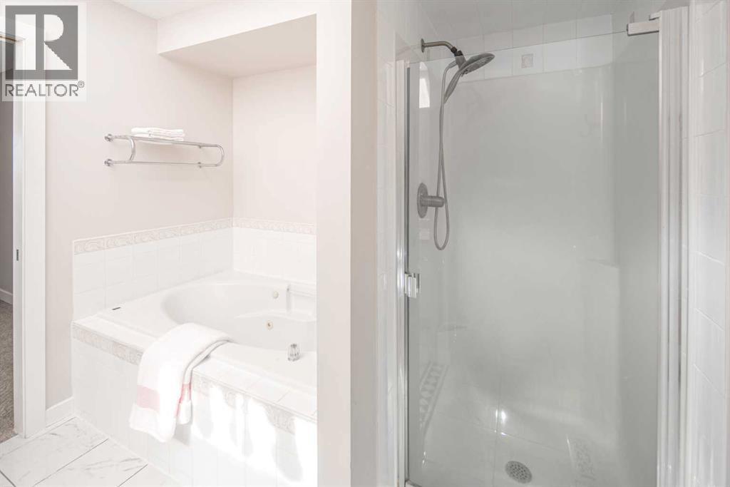 10 Somerset Court SW, Calgary, Alberta  T2Y 3H4 - Photo 21 - A2300388