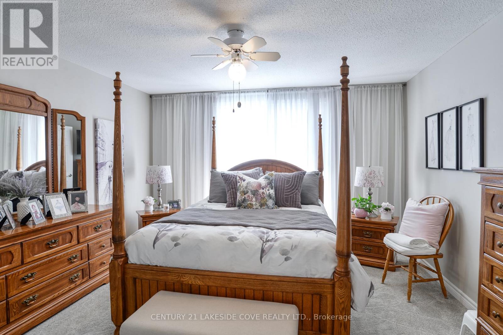 Unit 4 - 4 Paradise Boulevard, Ramara, Ontario  L0K 1B0 - Photo 21 - S12982464