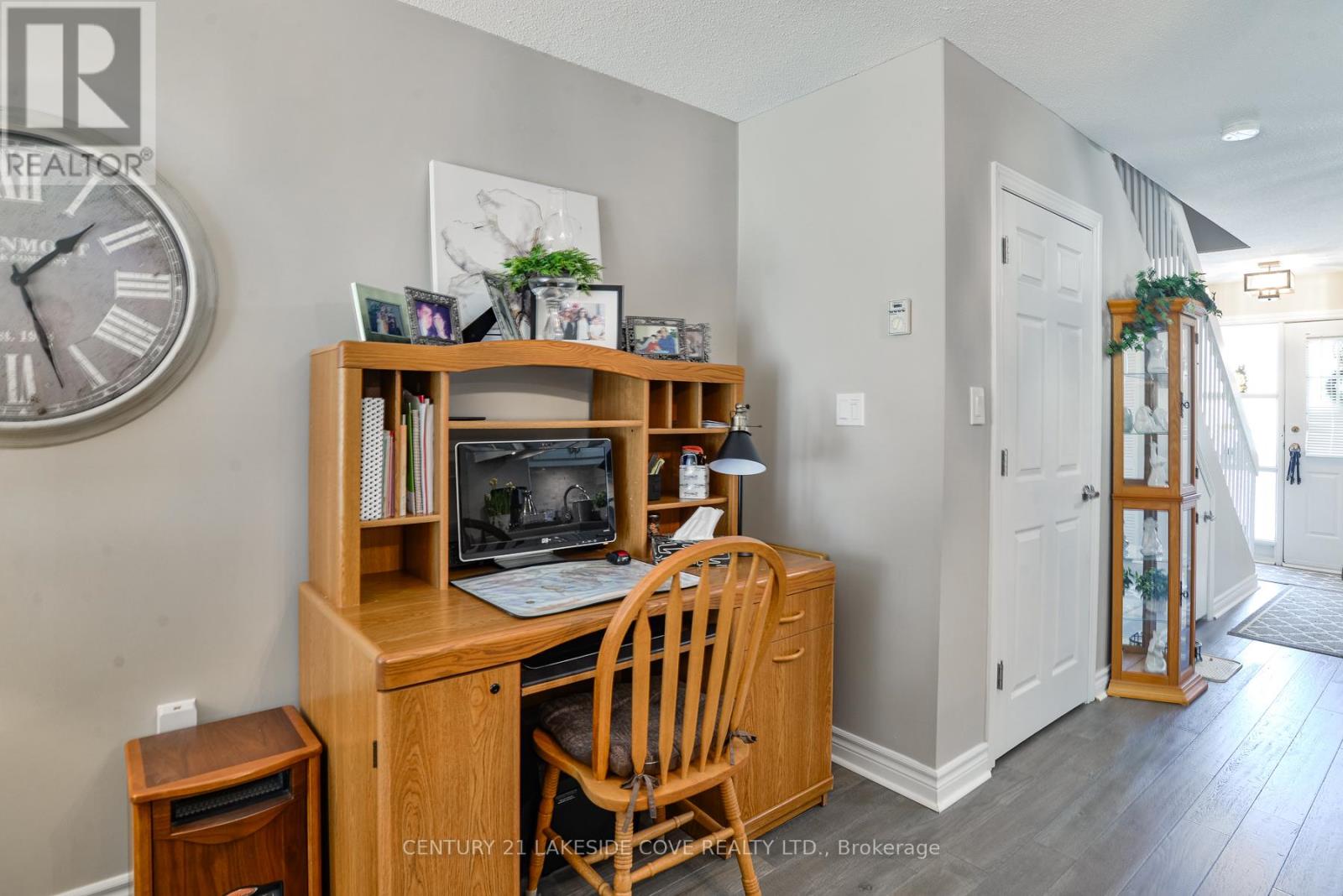 Unit 4 - 4 Paradise Boulevard, Ramara, Ontario  L0K 1B0 - Photo 17 - S12982464