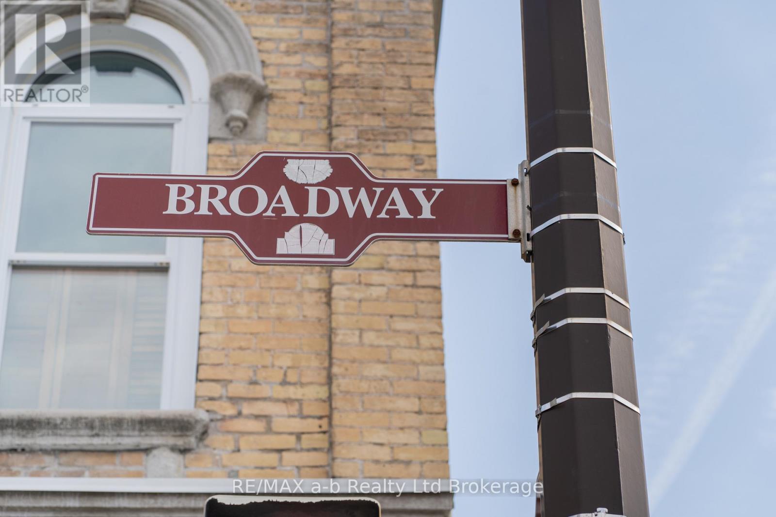 148 Broadway Street, Tillsonburg, Ontario  N4G 3P8 - Photo 4 - X12980366