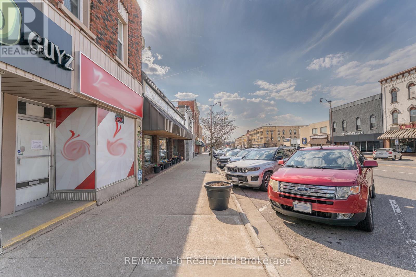 148 Broadway Street, Tillsonburg, Ontario  N4G 3P8 - Photo 7 - X12980366