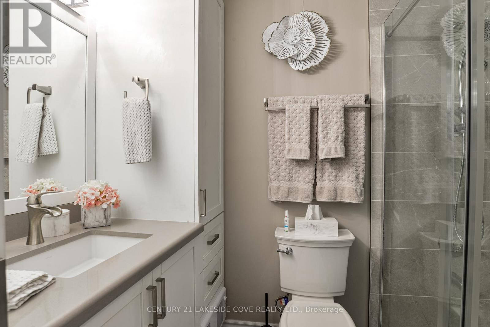 Unit 4 - 4 Paradise Boulevard, Ramara, Ontario  L0K 1B0 - Photo 24 - S12982464