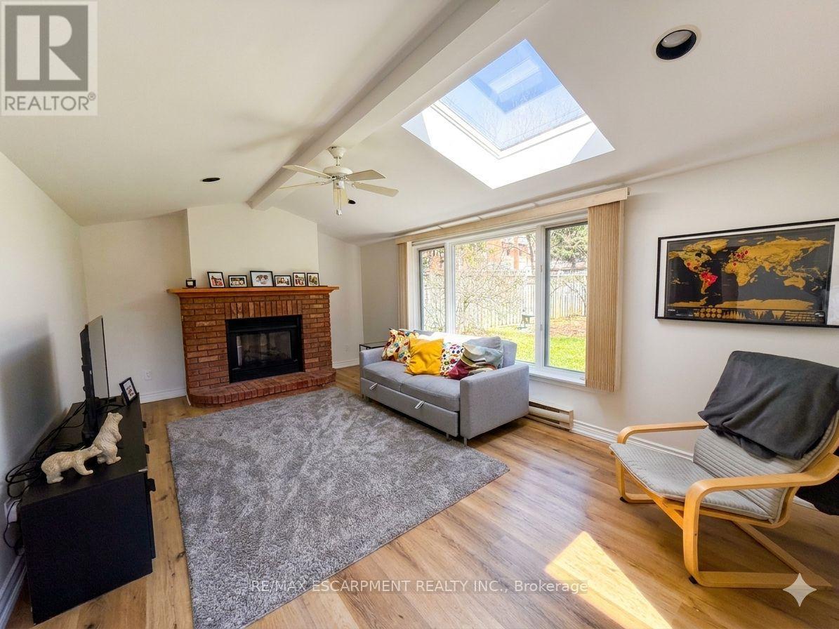 1349 Kelly Road, Mississauga, Ontario  L5J 3V1 - Photo 10 - W12977630