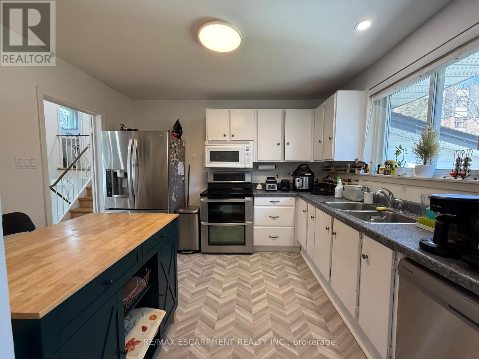 1349 Kelly Road, Mississauga, Ontario  L5J 3V1 - Photo 7 - W12977630