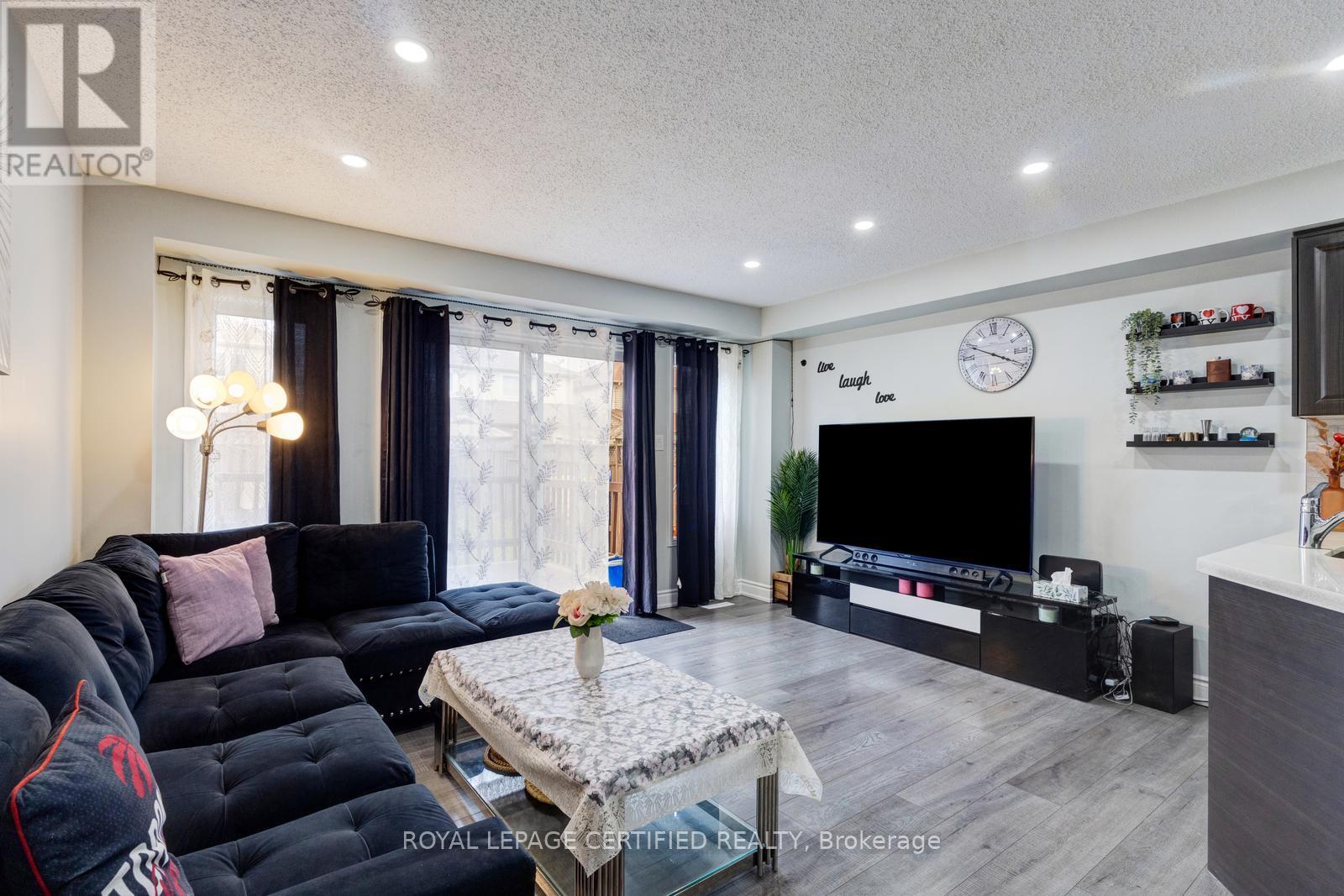 299 Pressed Brick Drive N, Brampton, Ontario  L6V 4L2 - Photo 15 - W12978796