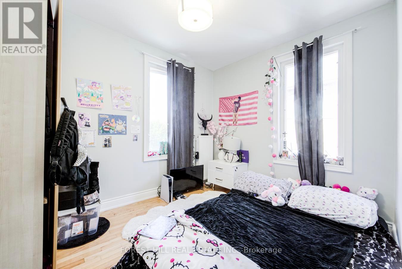 19 Troy Street, Mississauga, Ontario  L5G 1S6 - Photo 15 - W12982814