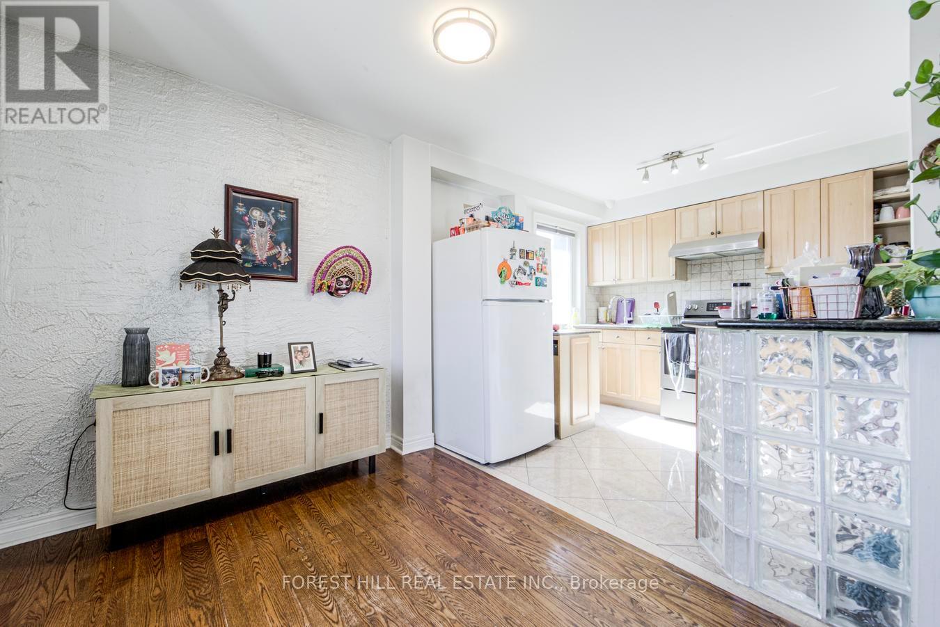 19 Troy Street, Mississauga, Ontario  L5G 1S6 - Photo 23 - W12982814