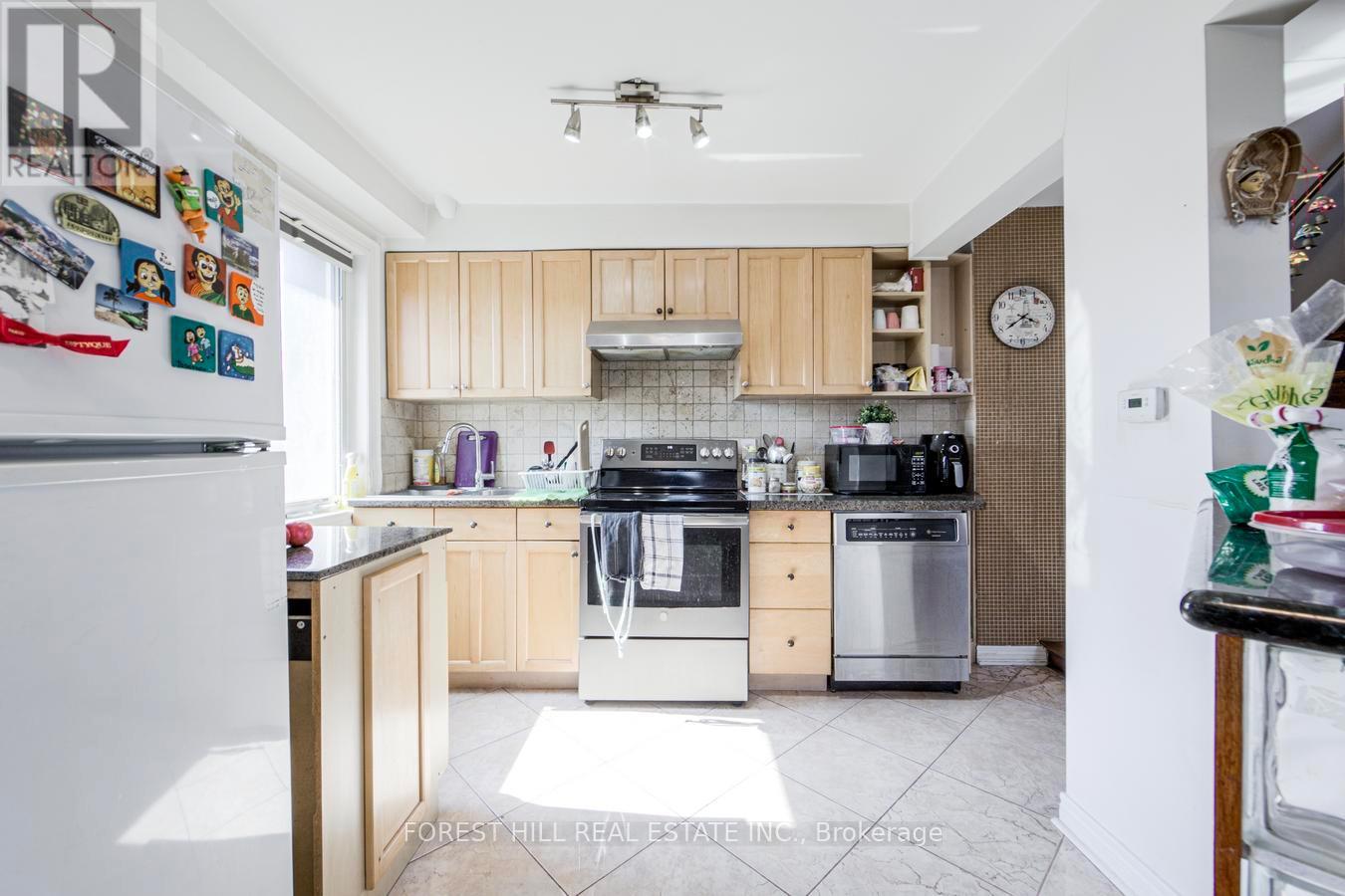 19 Troy Street, Mississauga, Ontario  L5G 1S6 - Photo 25 - W12982814