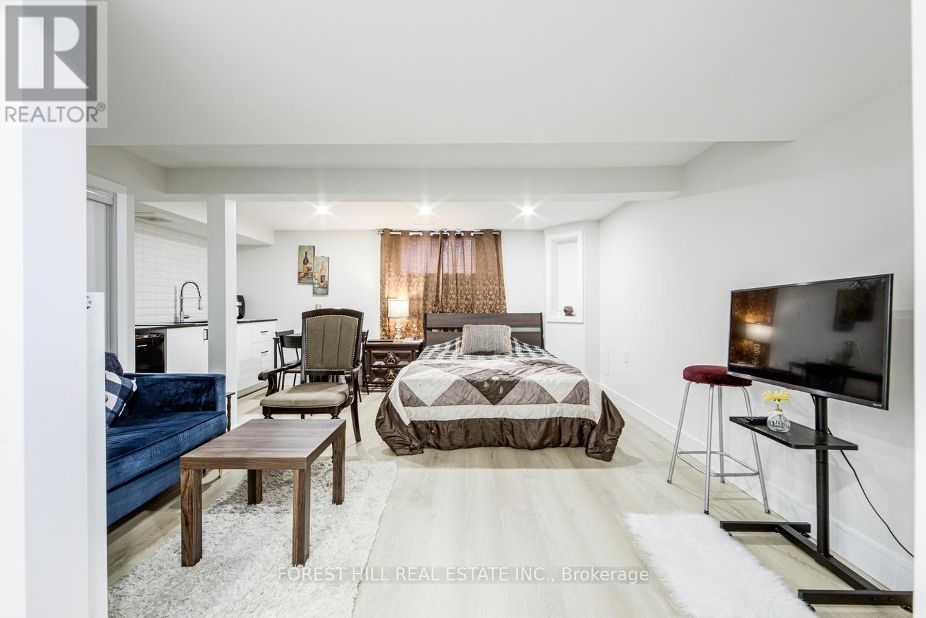 19 Troy Street, Mississauga, Ontario  L5G 1S6 - Photo 35 - W12982814