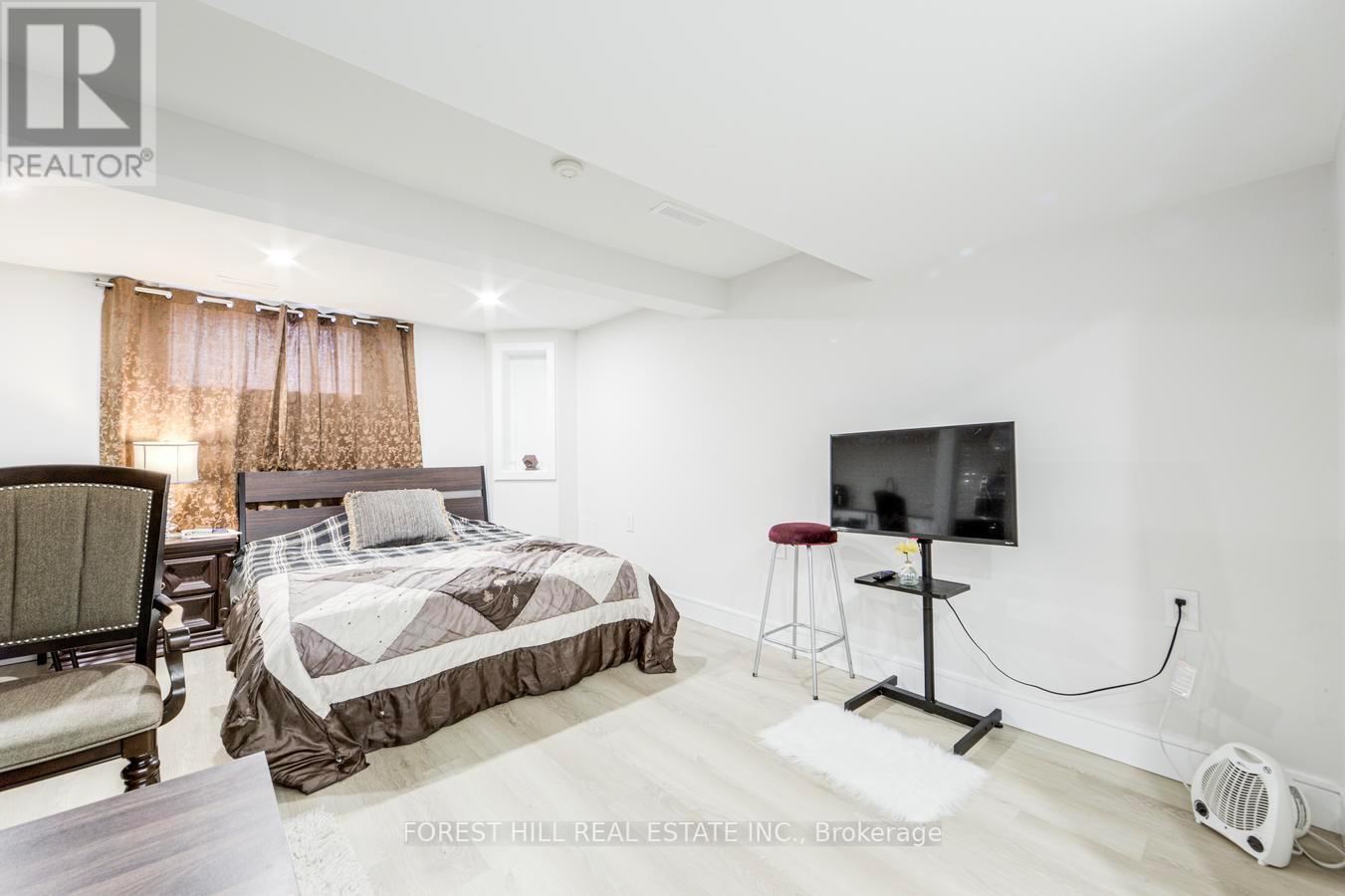 19 Troy Street, Mississauga, Ontario  L5G 1S6 - Photo 36 - W12982814