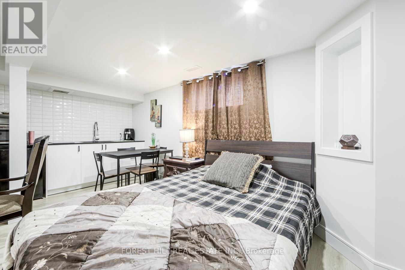 19 Troy Street, Mississauga, Ontario  L5G 1S6 - Photo 38 - W12982814