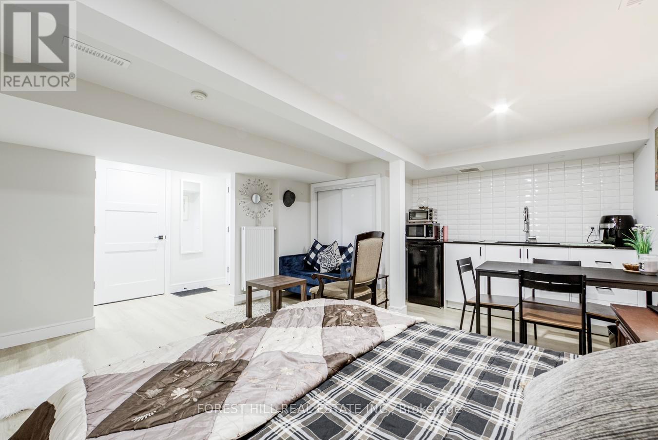 19 Troy Street, Mississauga, Ontario  L5G 1S6 - Photo 39 - W12982814