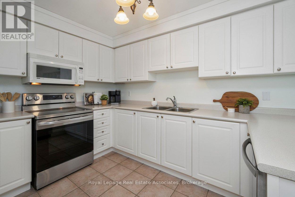 42 Harriet Street, Halton Hills, Ontario  L7G 5W7 - Photo 18 - W12982820