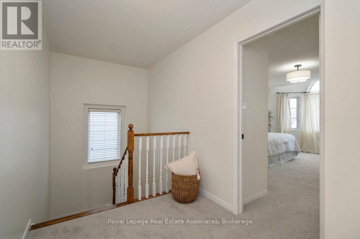 42 Harriet Street, Halton Hills, Ontario  L7G 5W7 - Photo 21 - W12982820