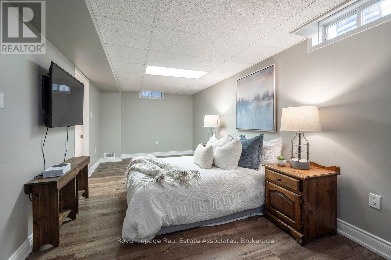 42 Harriet Street, Halton Hills, Ontario  L7G 5W7 - Photo 40 - W12982820