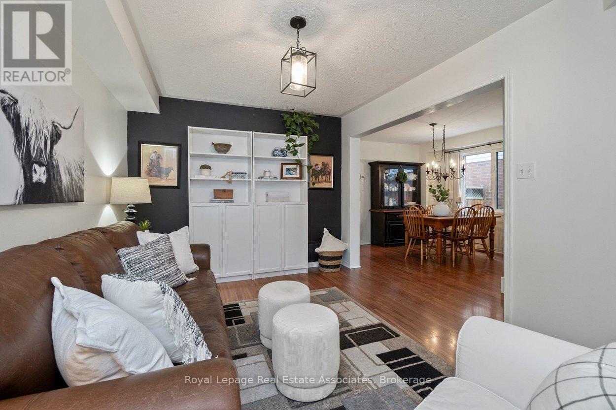 42 Harriet Street, Halton Hills, Ontario  L7G 5W7 - Photo 8 - W12982820