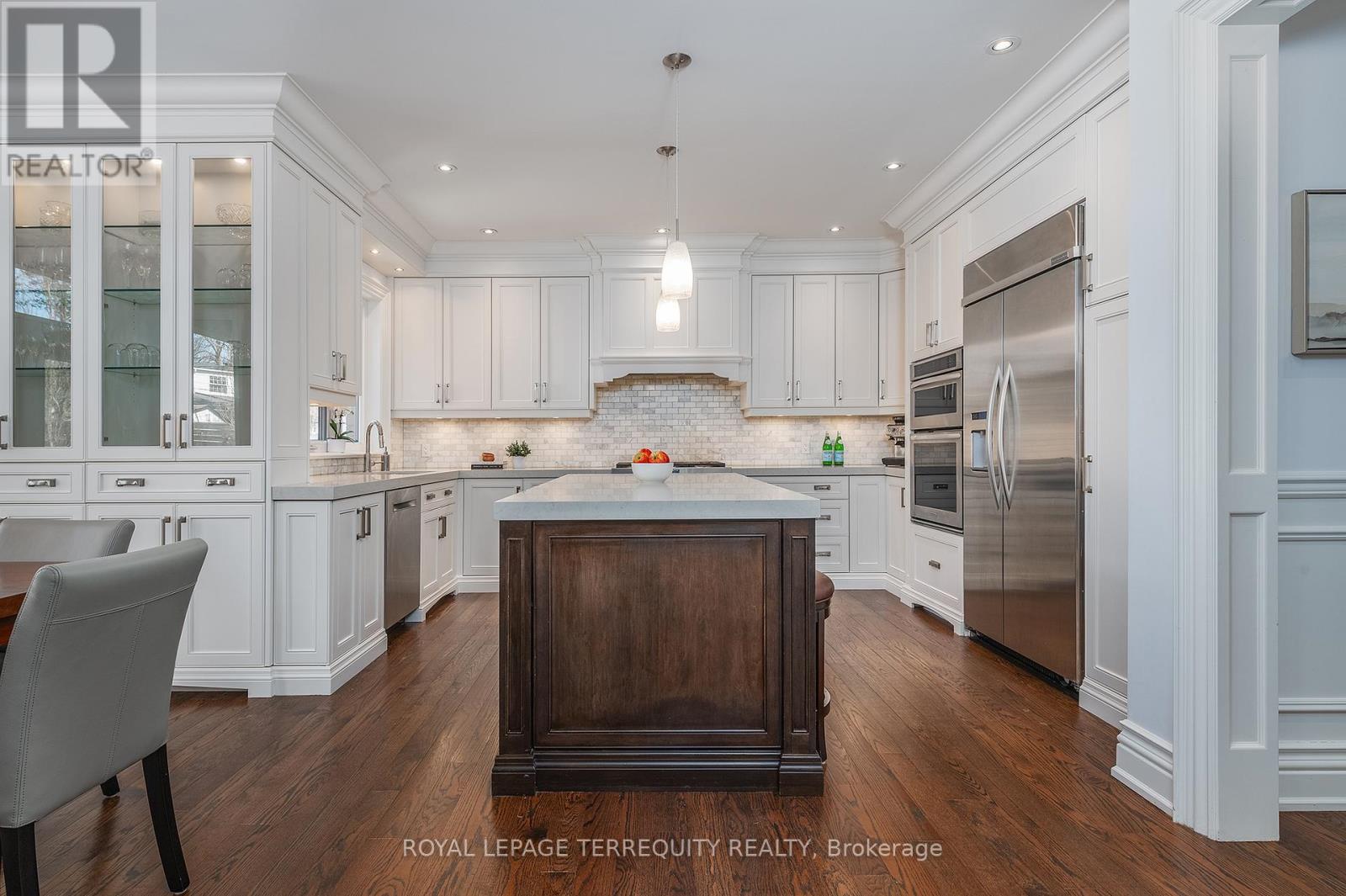 11 Chestnut Hills Parkway, Toronto, Ontario  M9A 3P7 - Photo 15 - W12982828