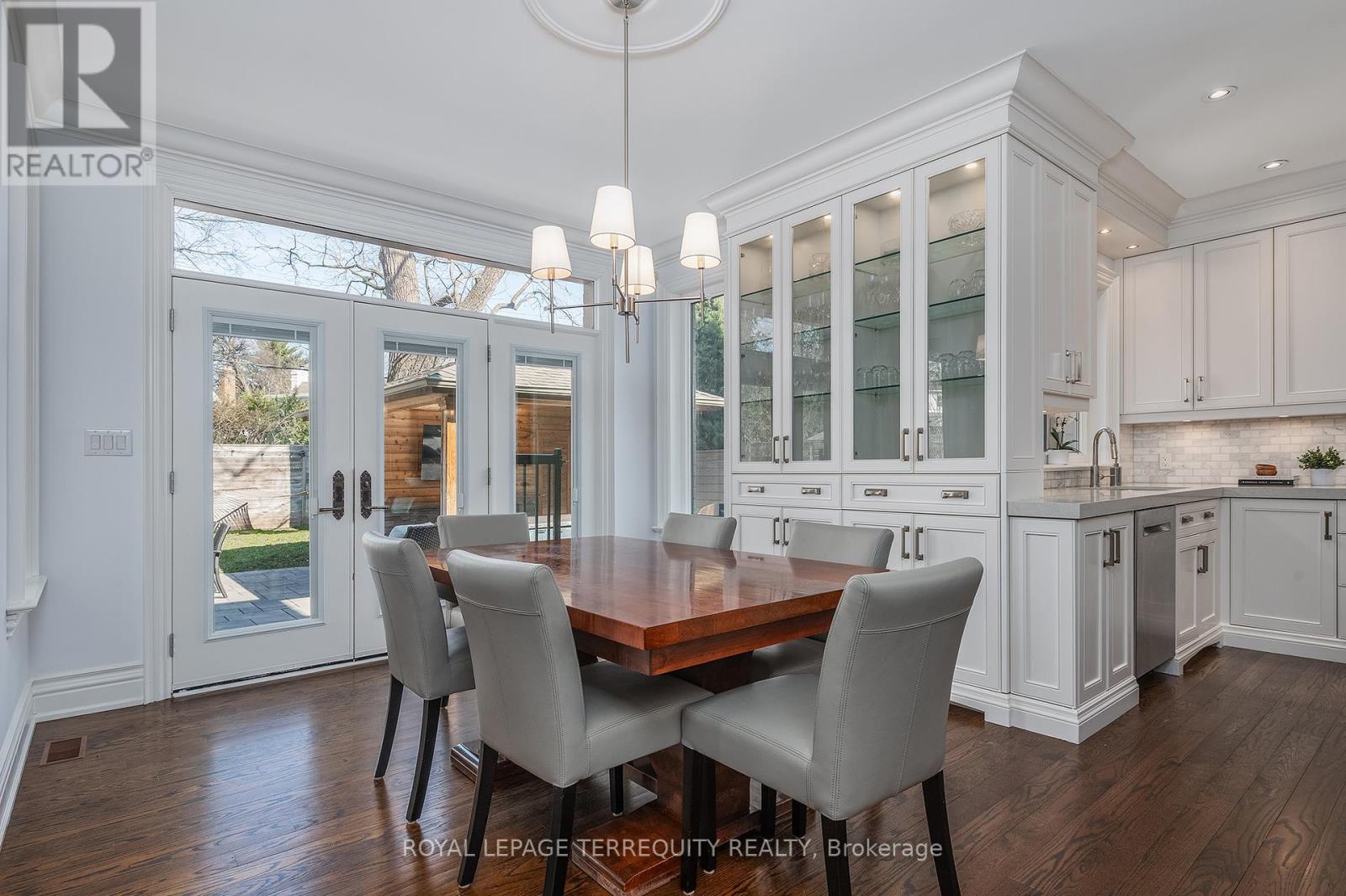 11 Chestnut Hills Parkway, Toronto, Ontario  M9A 3P7 - Photo 17 - W12982828