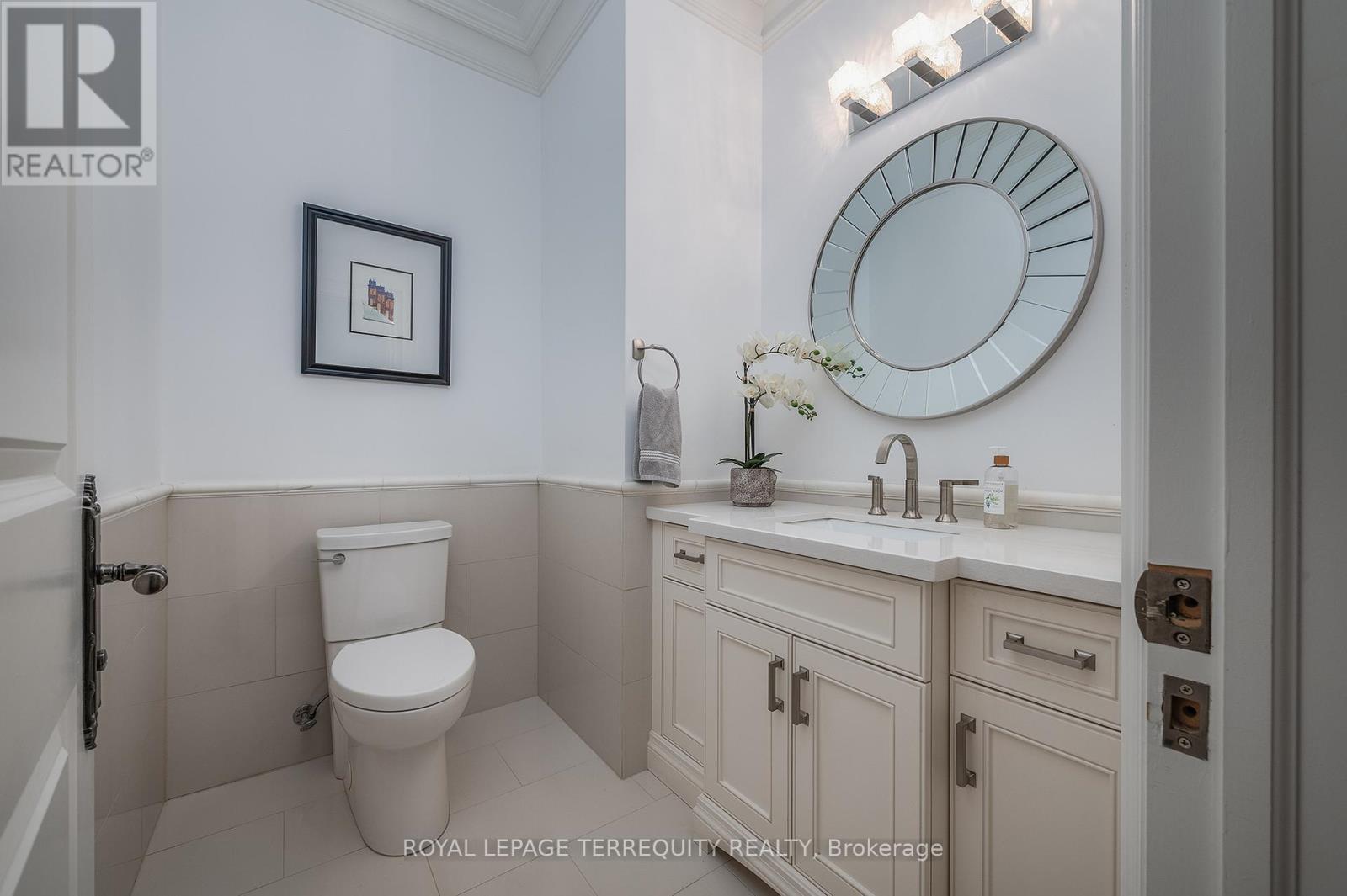 11 Chestnut Hills Parkway, Toronto, Ontario  M9A 3P7 - Photo 23 - W12982828