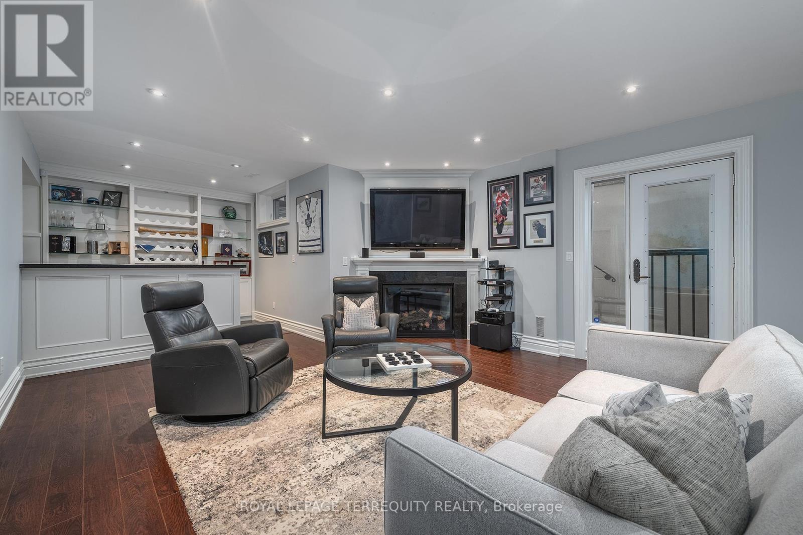 11 Chestnut Hills Parkway, Toronto, Ontario  M9A 3P7 - Photo 36 - W12982828