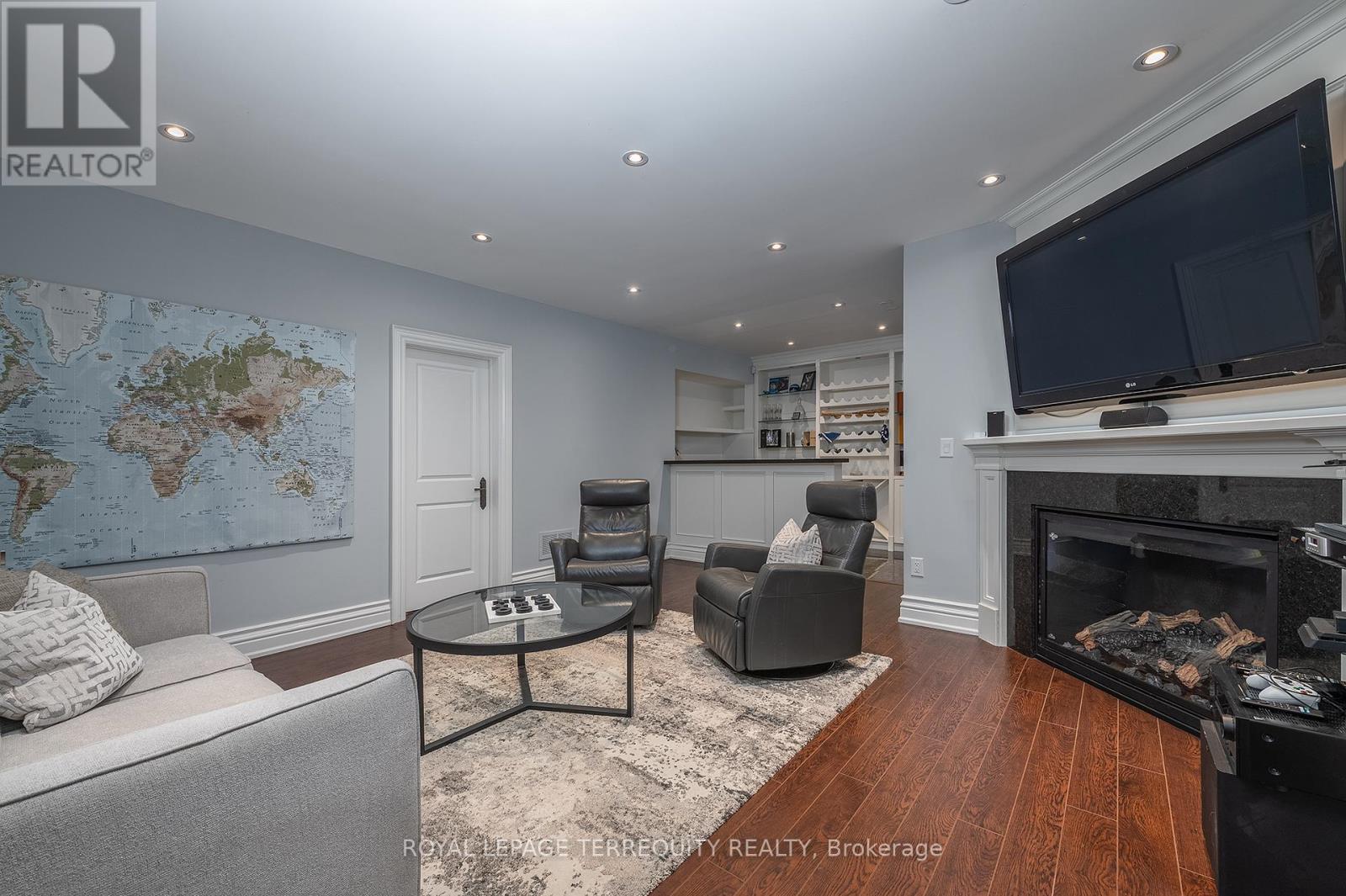 11 Chestnut Hills Parkway, Toronto, Ontario  M9A 3P7 - Photo 37 - W12982828