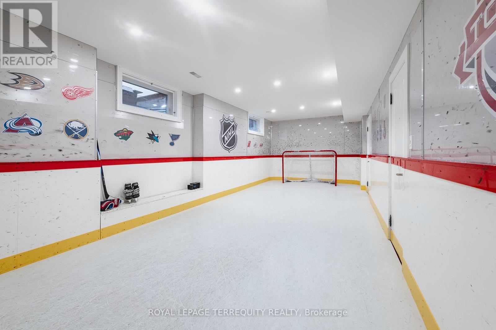 11 Chestnut Hills Parkway, Toronto, Ontario  M9A 3P7 - Photo 42 - W12982828