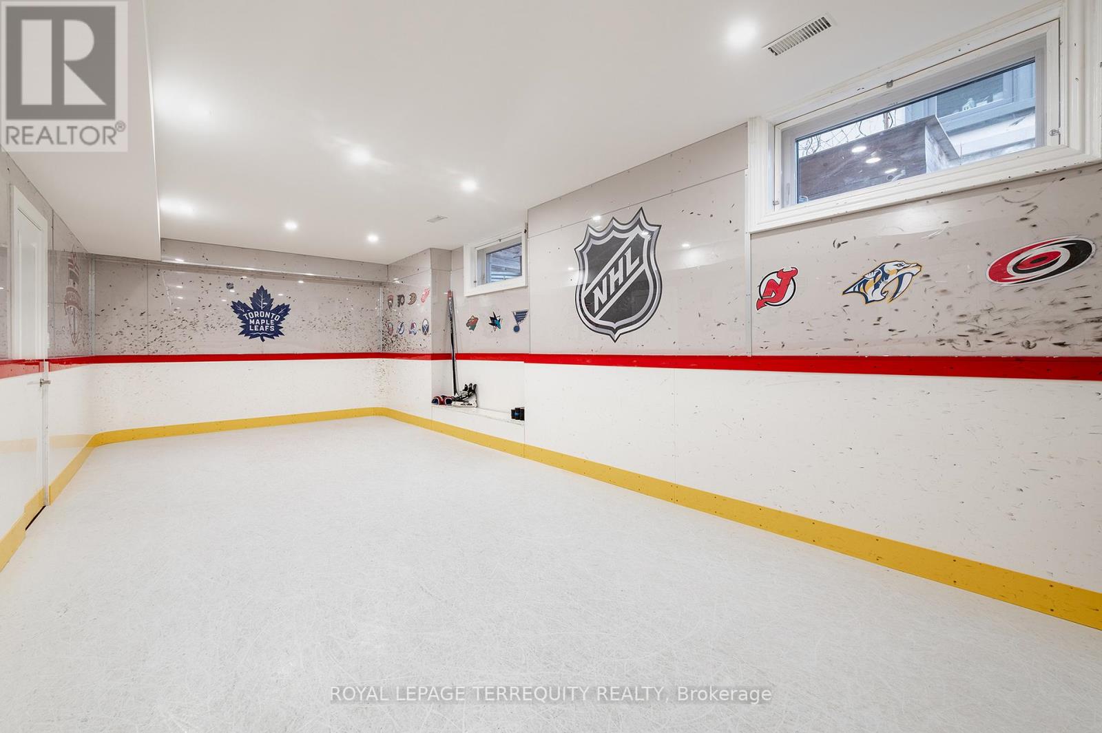 11 Chestnut Hills Parkway, Toronto, Ontario  M9A 3P7 - Photo 43 - W12982828