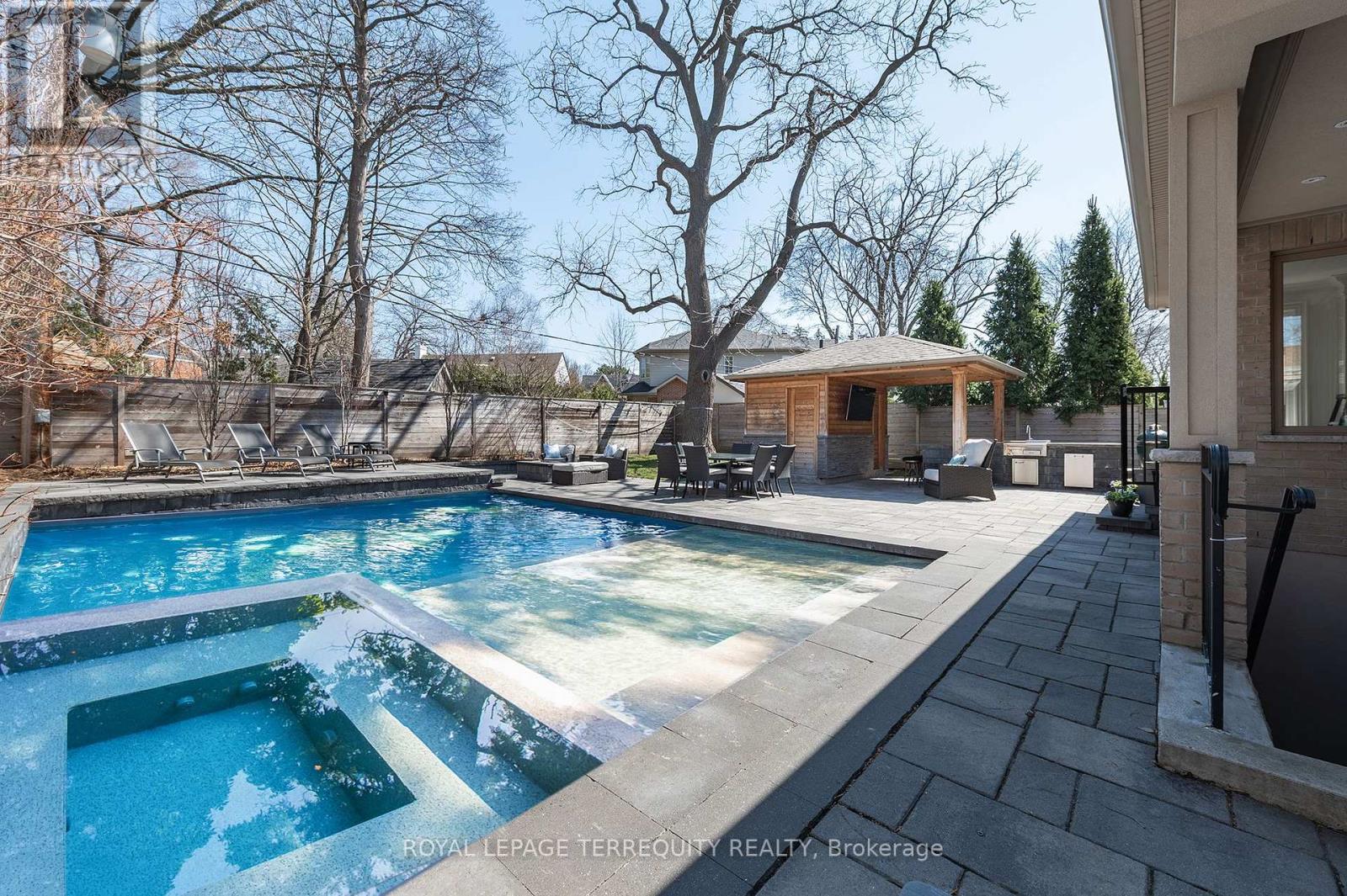 11 Chestnut Hills Parkway, Toronto, Ontario  M9A 3P7 - Photo 44 - W12982828