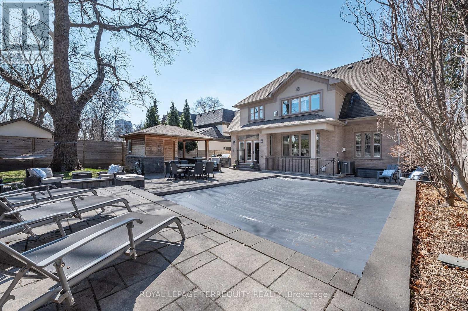 11 Chestnut Hills Parkway, Toronto, Ontario  M9A 3P7 - Photo 45 - W12982828