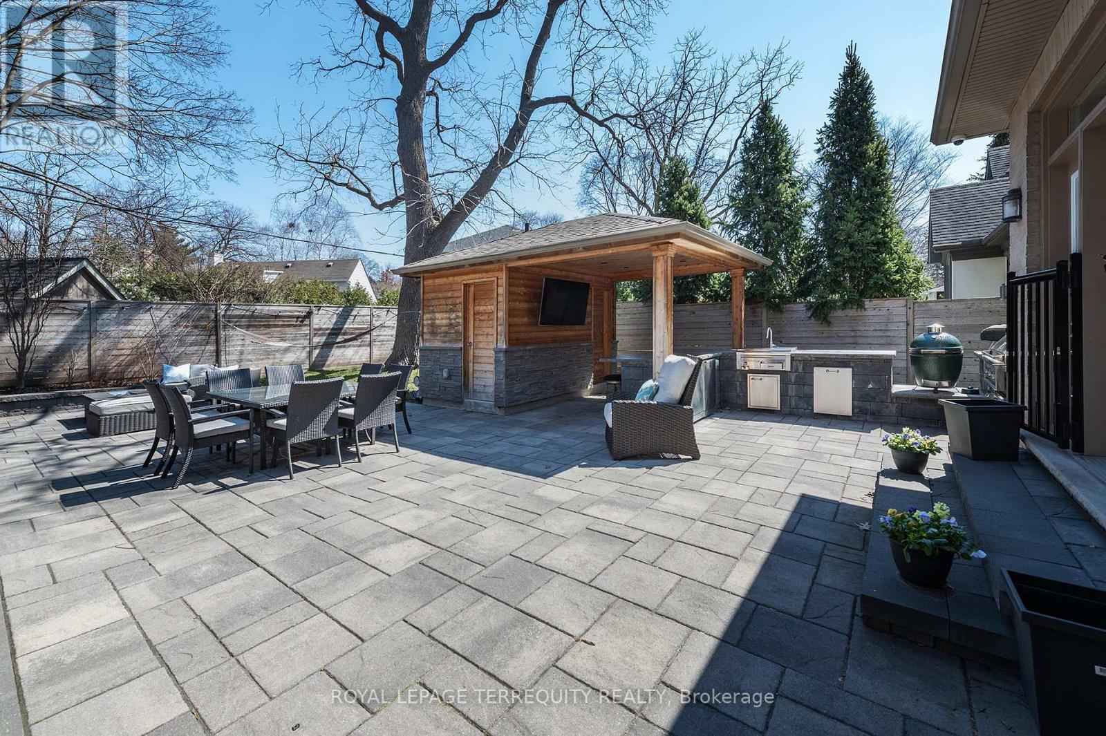 11 Chestnut Hills Parkway, Toronto, Ontario  M9A 3P7 - Photo 46 - W12982828