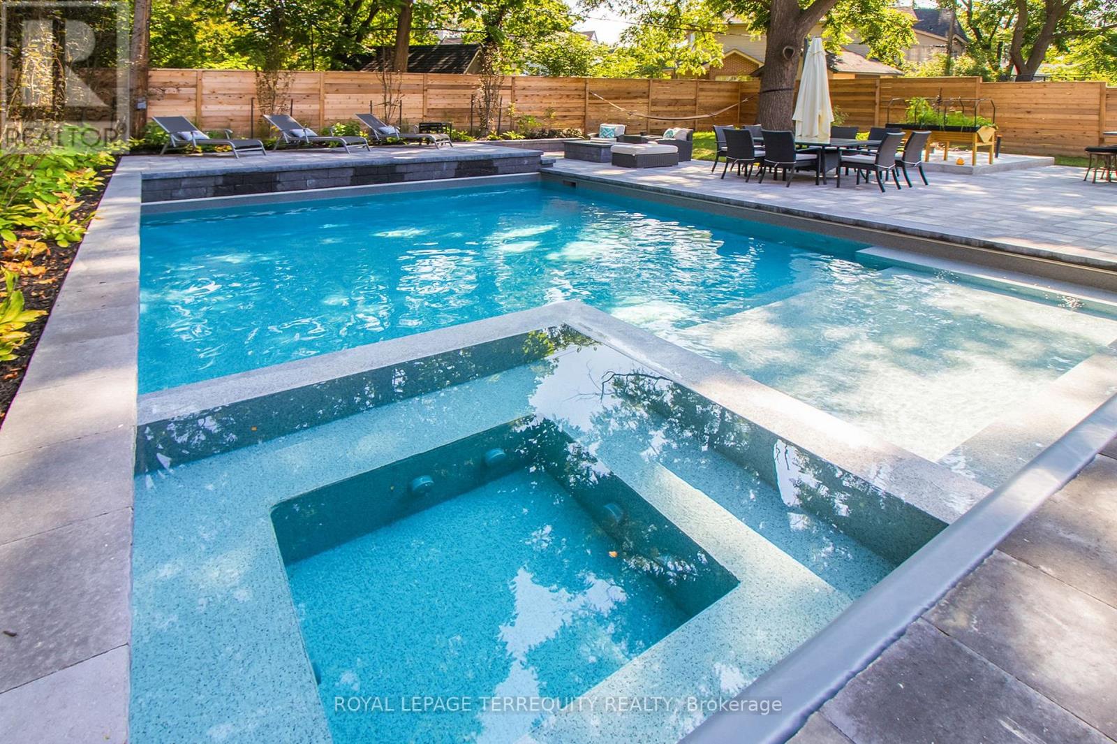 11 Chestnut Hills Parkway, Toronto, Ontario  M9A 3P7 - Photo 49 - W12982828